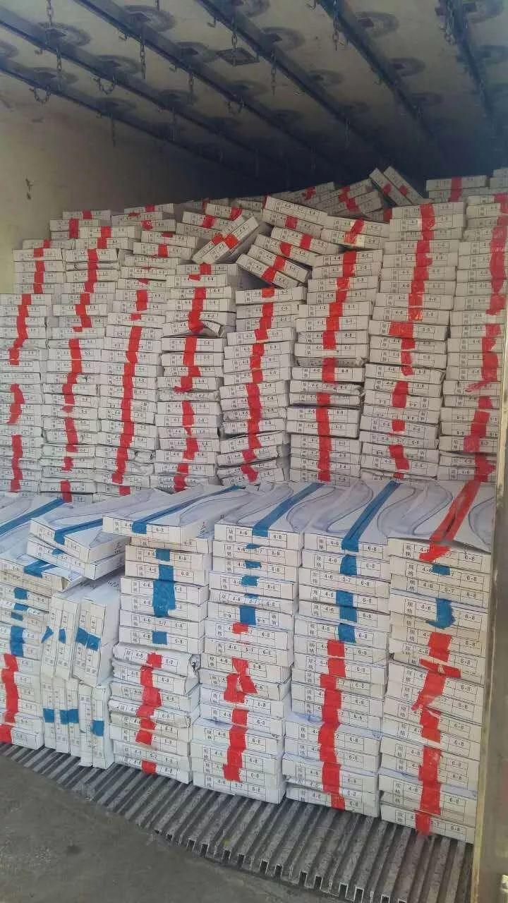 生存之上,疫情之下:等待中的海鲜批发商们 生活思索 第3张 生存之上,疫情之下:等待中的海鲜批发商们 生活思索 第3张